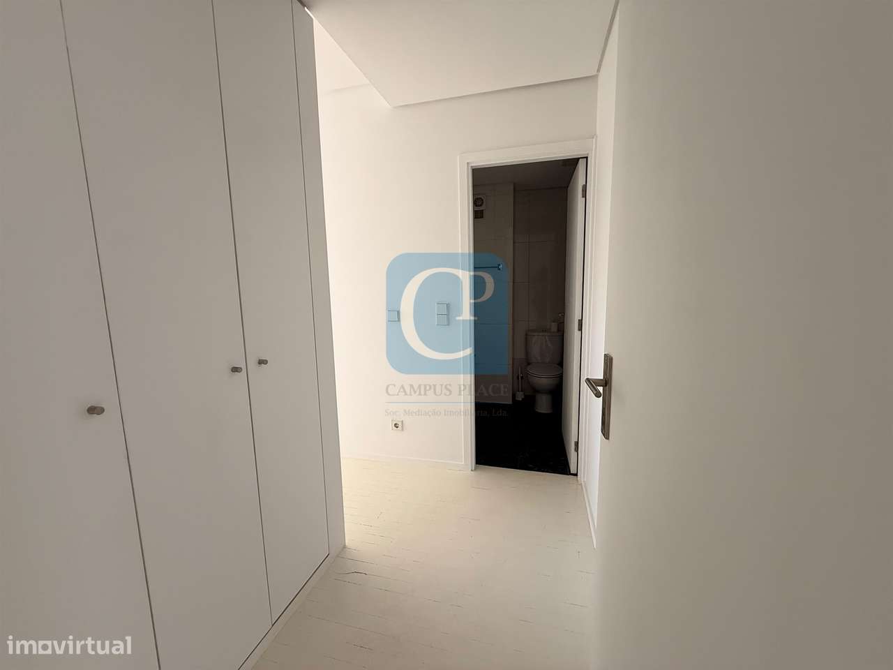 Apartamento T2 com lugar de garagem e arrumos em Vermoim na Maia-23
