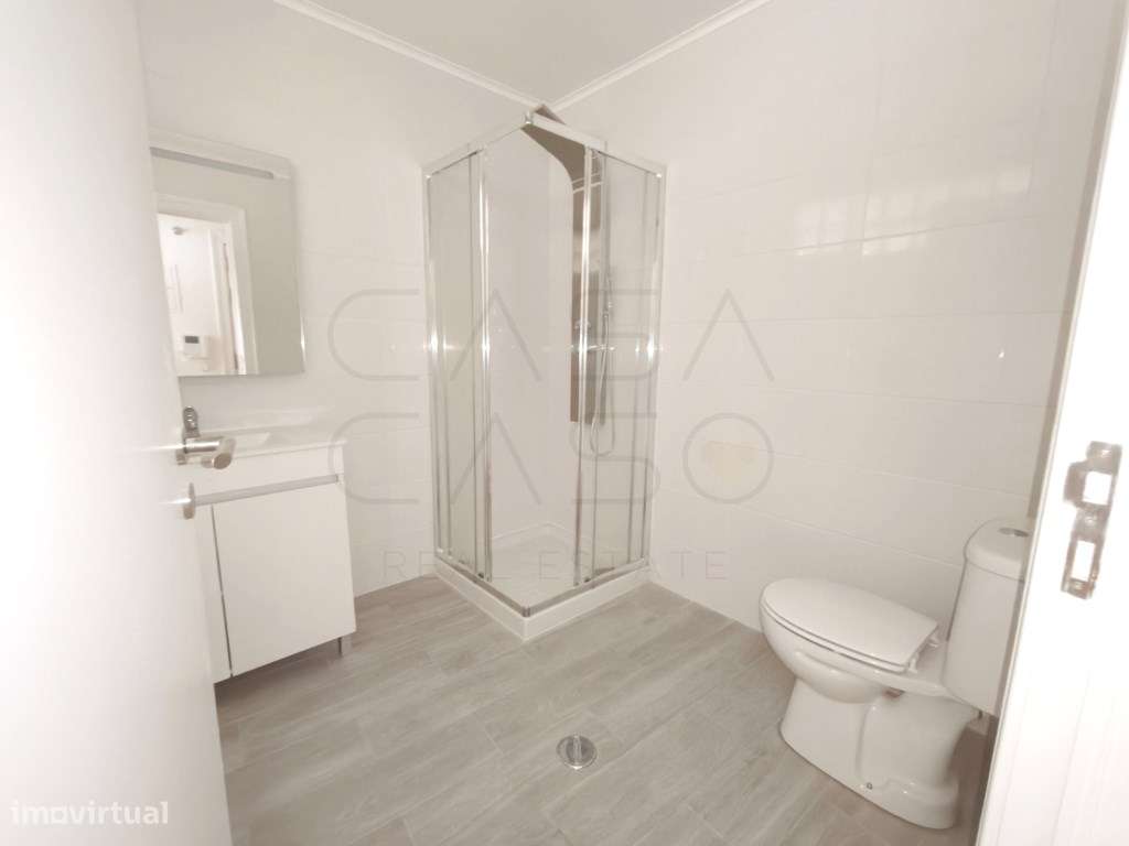 Prédio totalmente remodelado com 3 apartamentos independentes na Ba...-23