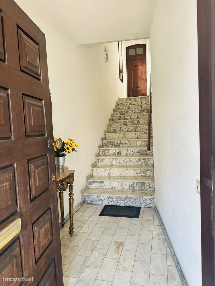 Espaçoso T2+1, mais sótão e lugar garagem no coração de Valongo-20