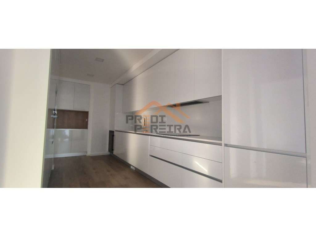 Última fração disponível!
T3 de luxo, com terraço e uma box, inser...-7