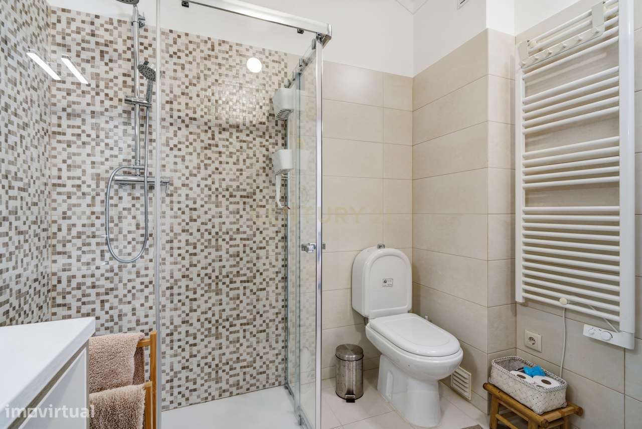 T1+2 Duplex com Vista Mar | A apenas 150 metros da praia de Santa Cruz-8