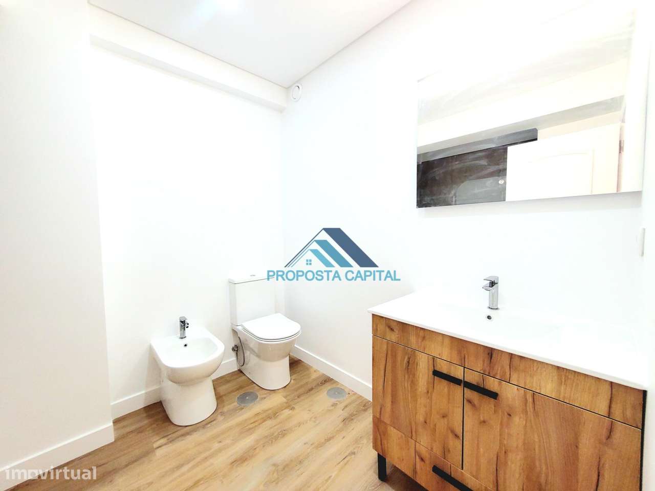 APARTAMENTO T3 TOTALMENTE REMODELADO | ESTRADA DA LUZ - COM GARAGEM-28