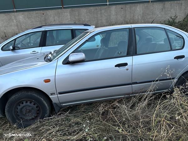 Nissan Primera gasolina de 1997 para peças - 2