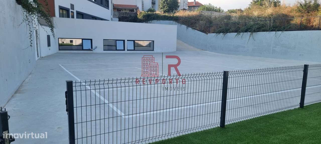 Apartamento T2, Novo, com suite e garagem dupla-32