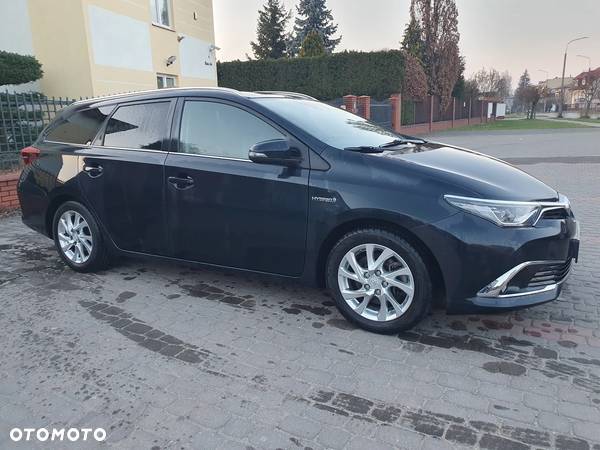 Toyota Auris 1.8 VVT-i Hybrid Automatik Design Edition - 6