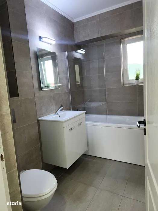 Apartament cu 3 camere, 70 mp, zona Est - Imagine principală: 2/5