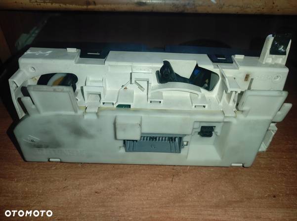 524851899 PANEL NAWIEWU RENAULT LAGUNA II - 4