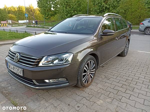 Volkswagen Passat 2.0 TDI Highline DSG - 2