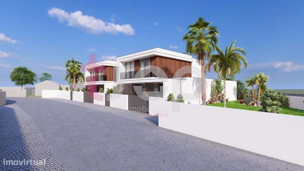 MORADIAS T3+1 EM CONSTRUÇÃO - RORIZ-6