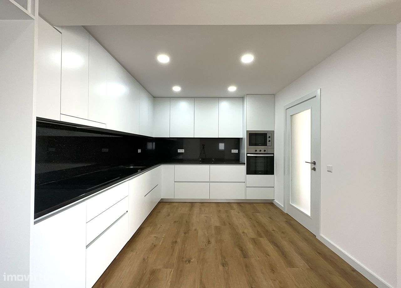 Espaçosa Moradia V4 com piscina - Coimbrã / Peniche-9