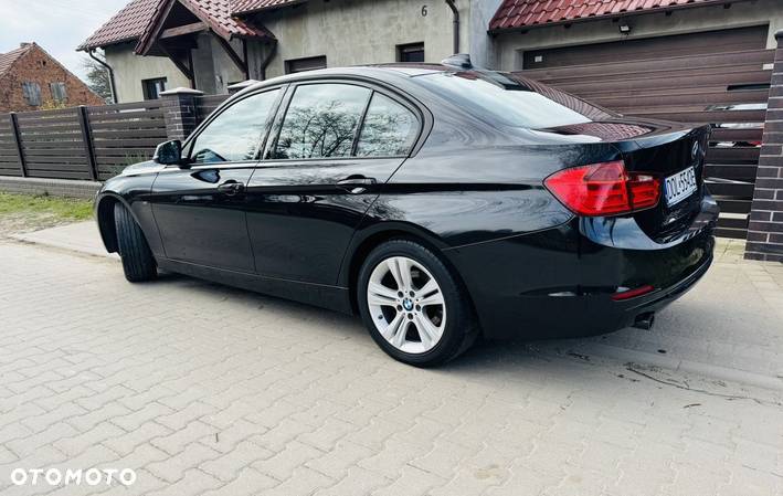 BMW Seria 3 320d xDrive Sport Line - 9