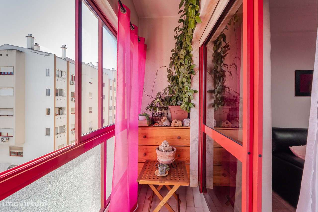 T3 com PARQUEAMENTO em Odivelas-3