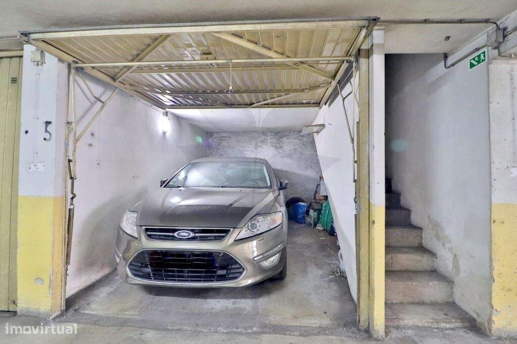 Apartamento T4 na freguesia de Lamaçães-33