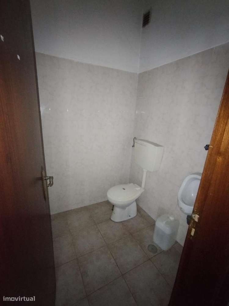 Vende-se ou Arrenda-se Loja na Guarda - Grande imagem: 2/2