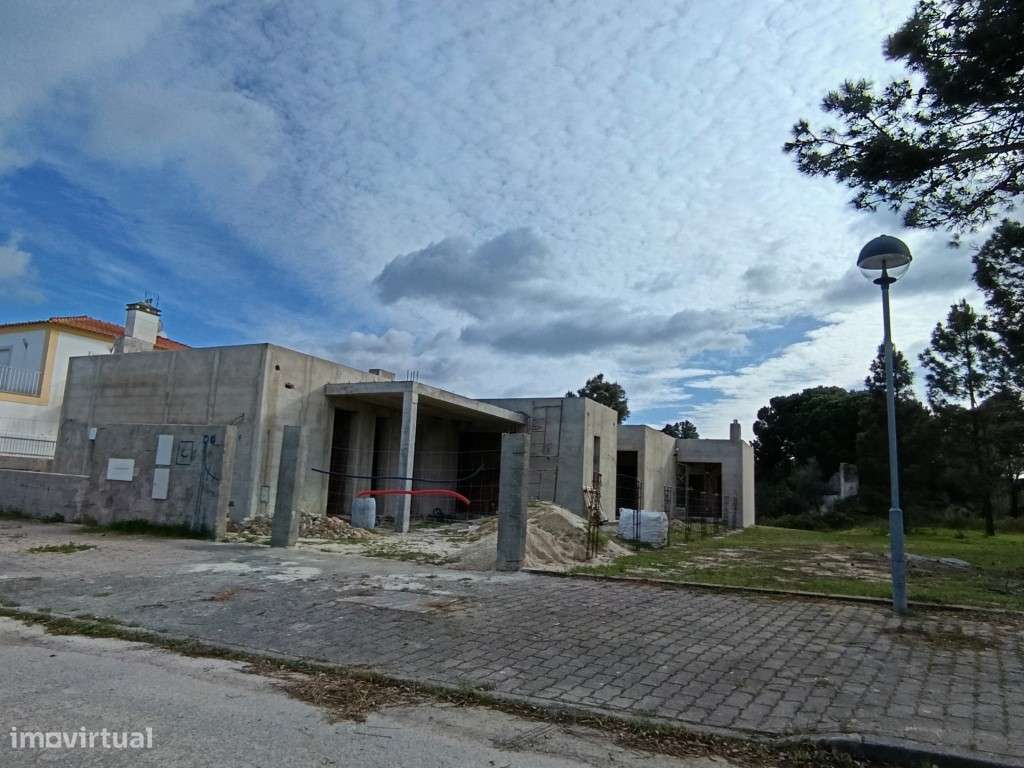 Moradia Isolada T3 Em Sesimbra