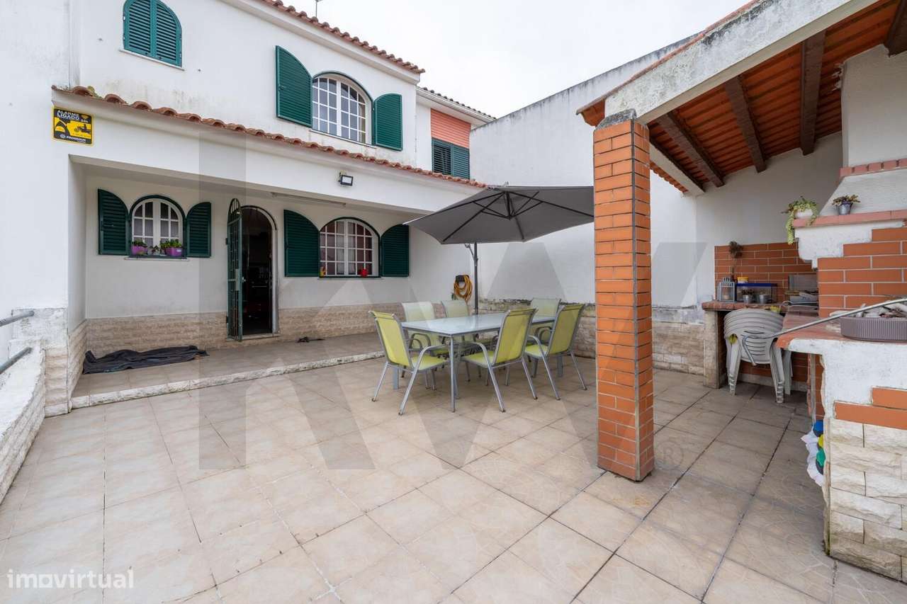 Moradia T5+1 | Santo António da Charneca - Grande imagem: 4/28