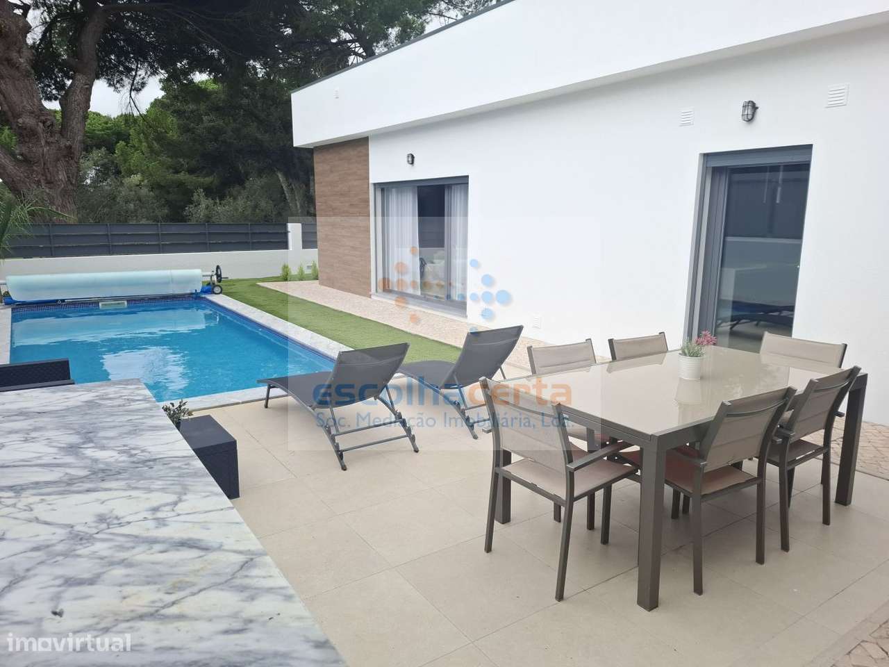 Oportunidade Excelente Moradia Térrea T4 Com Piscina de agua salgada-36