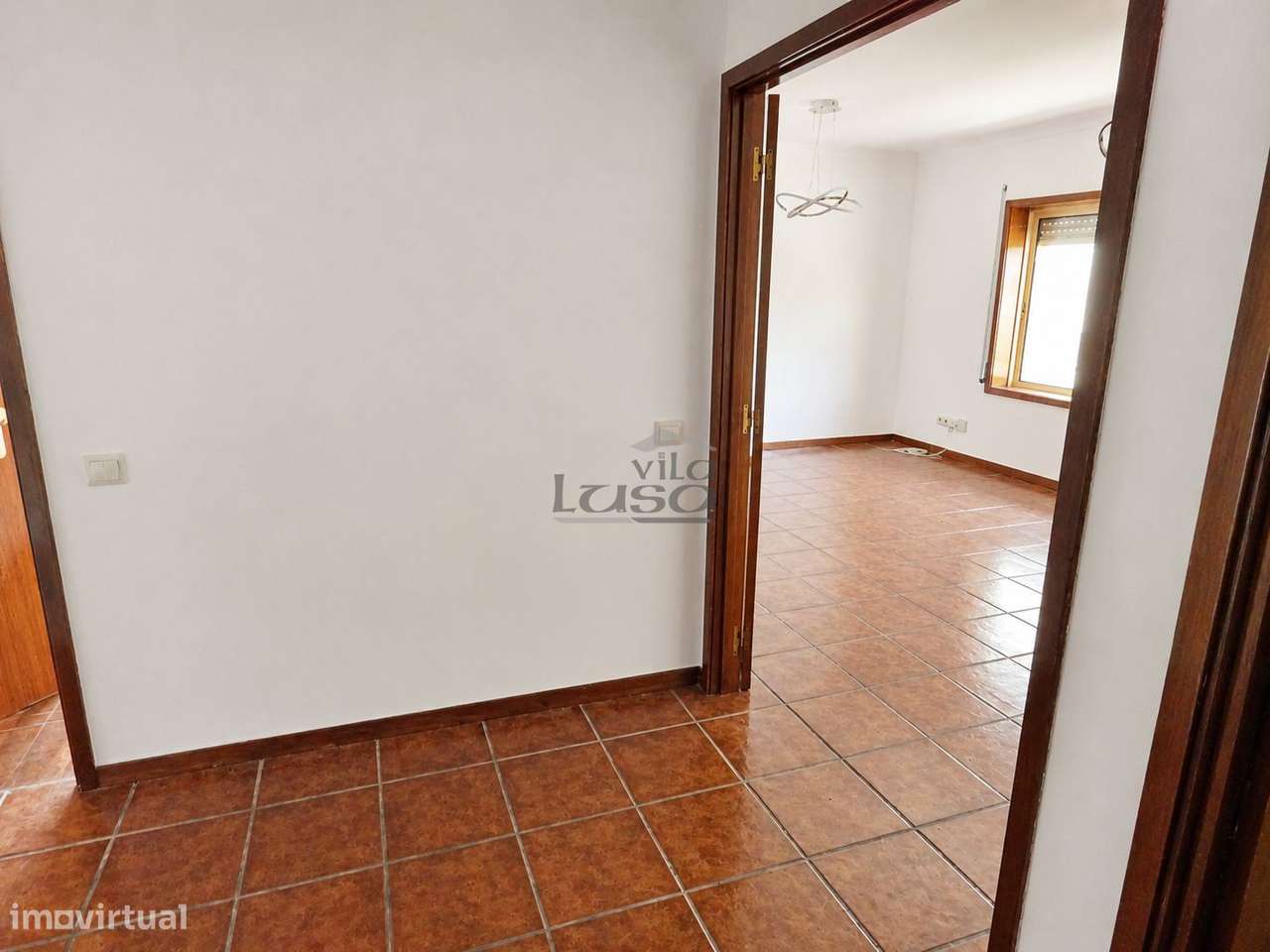 T2 Rua da Bélgica totalmente renovado, com 2 frentes, lugar de garagem-2