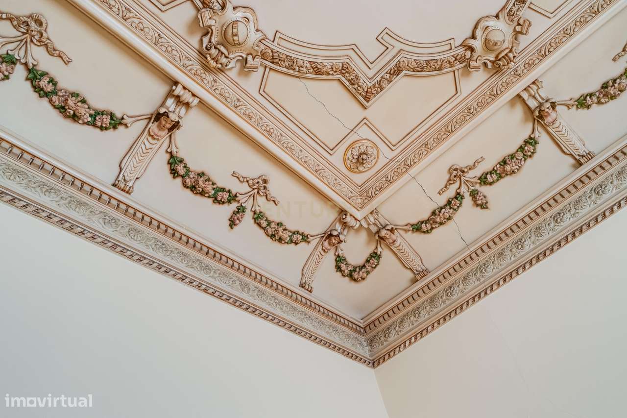 "Exclusiva Moradia Senhorial no Coração Histórico de Évora."-9