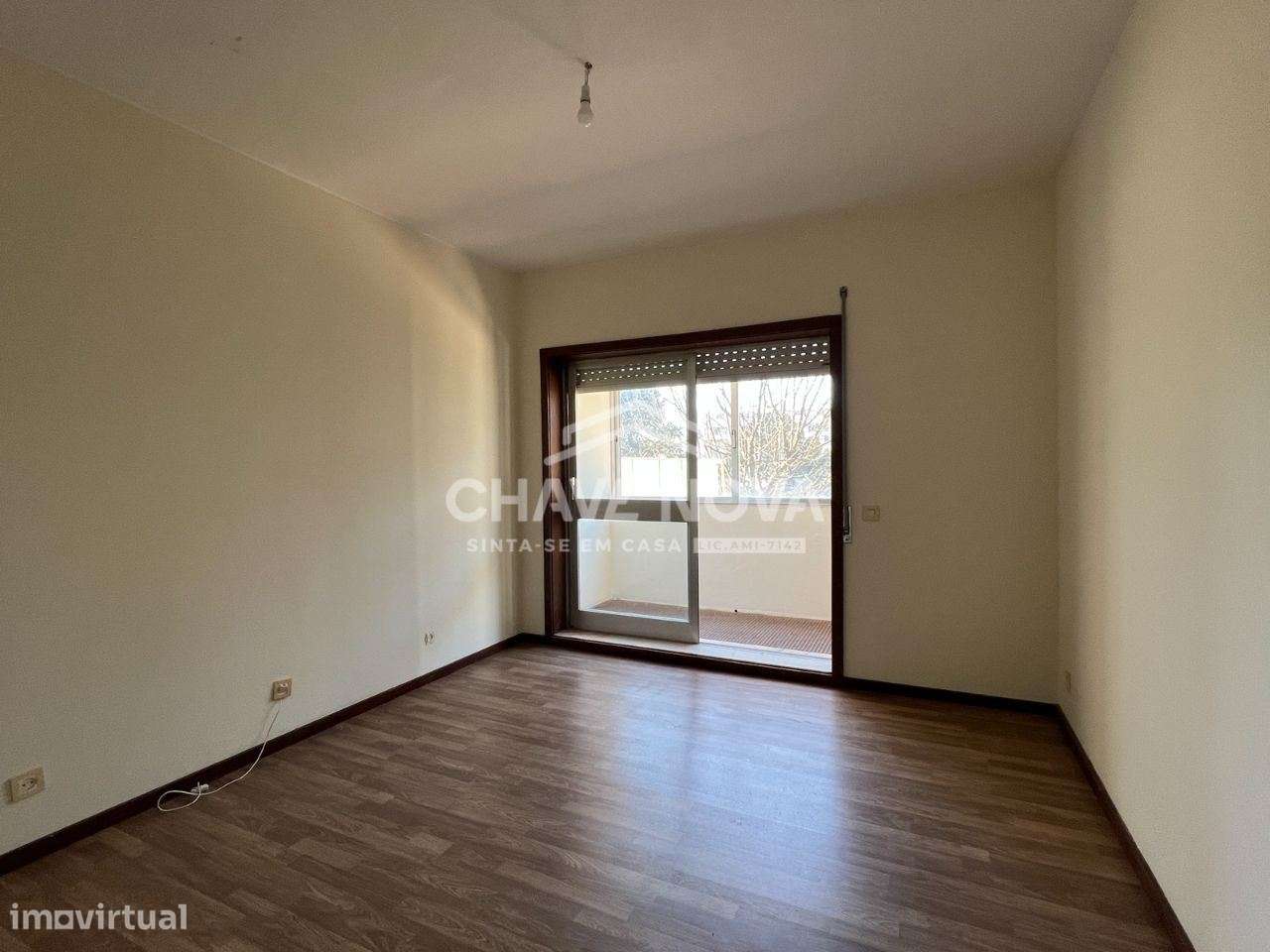 Apartamento T1 em Santa Marinha-11