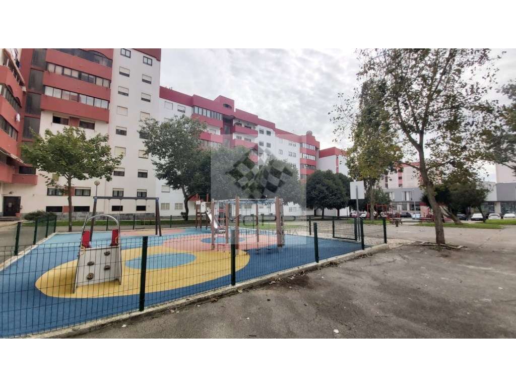 Fantástico Apartamento T2 em Matarraque - São Domingos de Rana-33