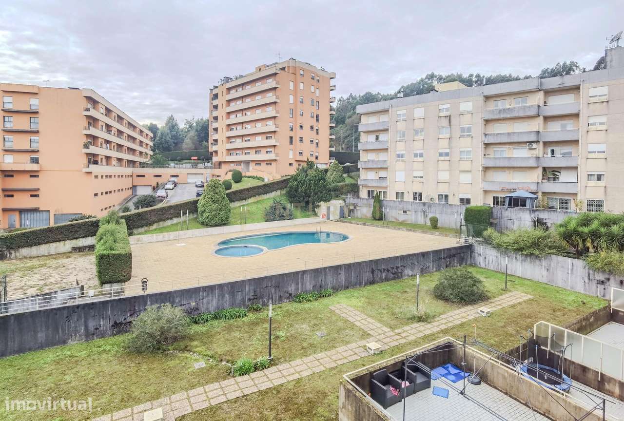 Apartamento T2 com Varanda, Garagem e Piscina | Valongo-24