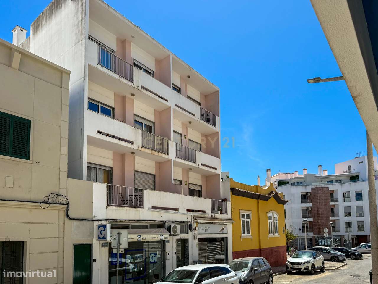 Apartamento T2 | Baixa | Varandas | Vista Desafogada | Faro-23