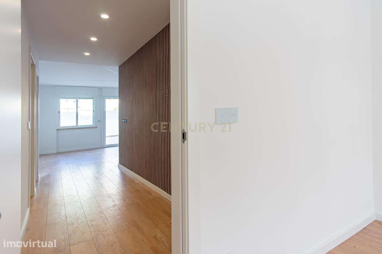 Oportunidade | ApartamentoT3 totalmente remodelado c/Terraço | Agualva - Grande imagem: 4/33