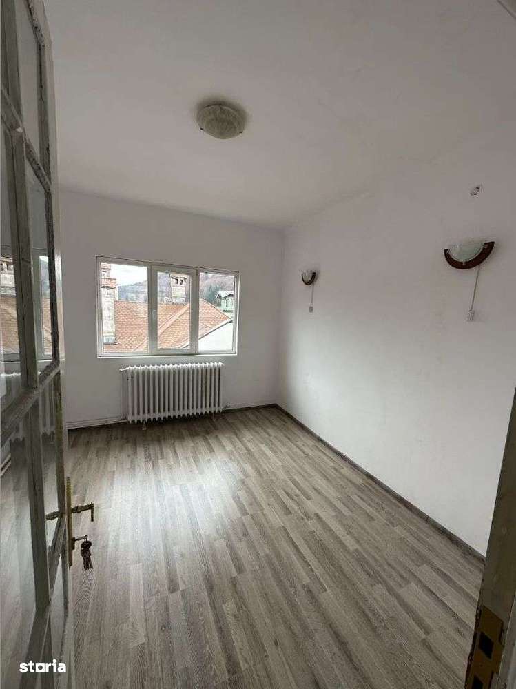 Ap. 5 camere de vânzare, Sinaia, Republicii - International - Imagine principală: 4/15