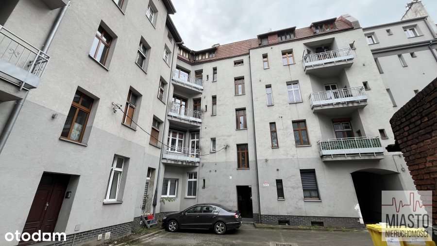 I piętro - 4 pokoje  -2 balkony-12