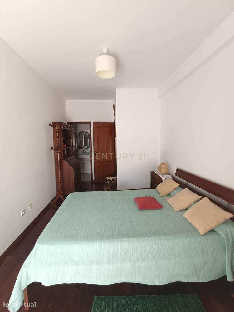 Quarto Suite para Arrendamento | Exclusivo para Senhoras | Casal do Ch