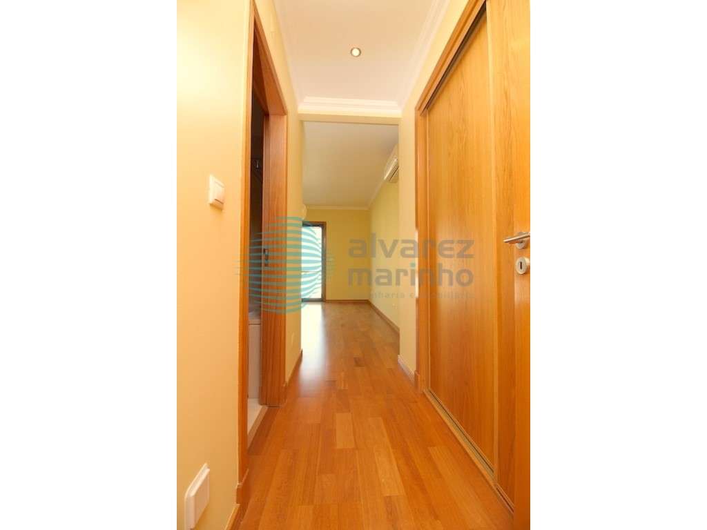 Apartamento T4, com 3 lugares de estacionamento, Parque das Nações-22
