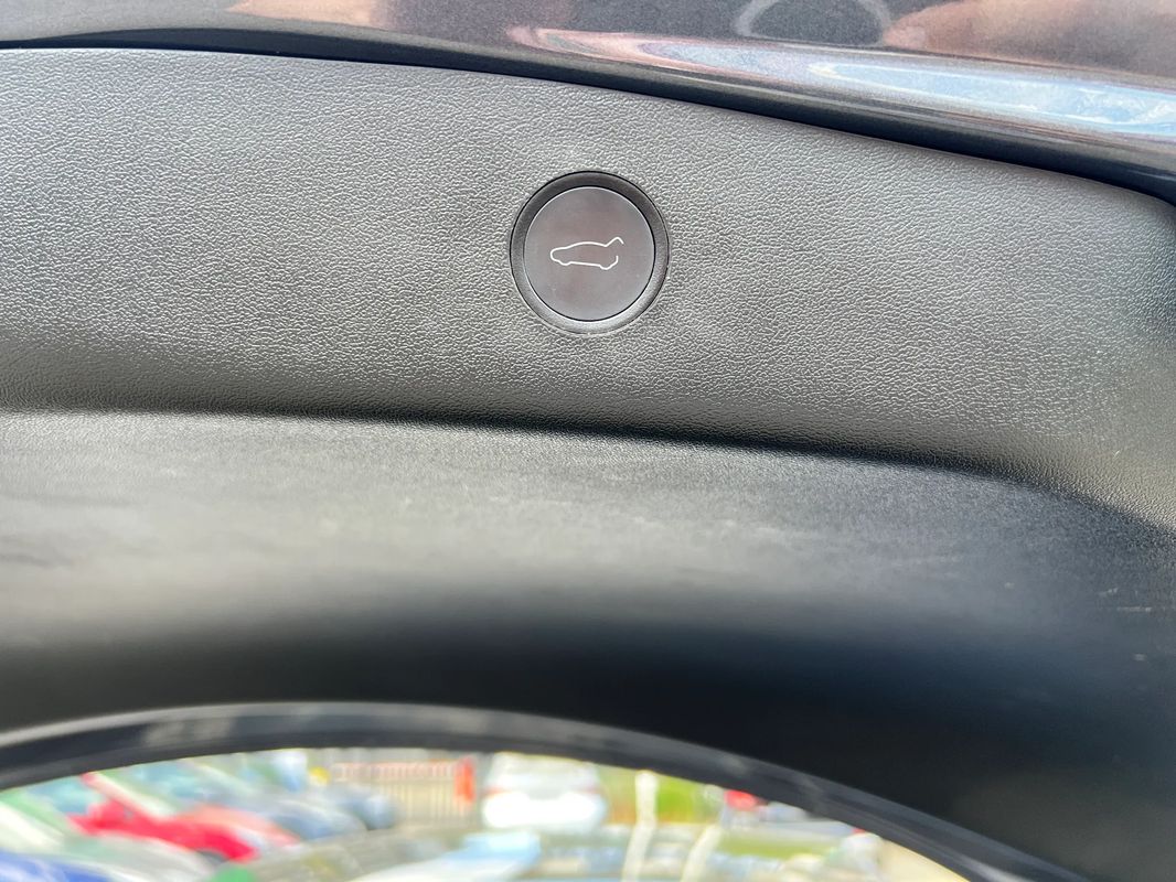 Tesla Model 3 Standard Reichweite Plus Hinterradantrieb - 30