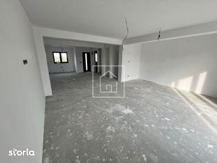 Duplex 4 camere si 250 mp de teren in Sura Mica