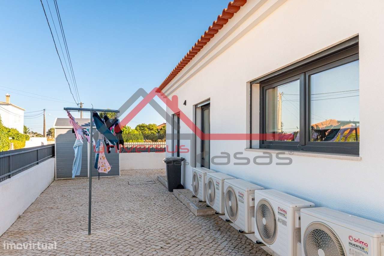 Moradia Térrea Isolada V4 com Piscina Moita-10