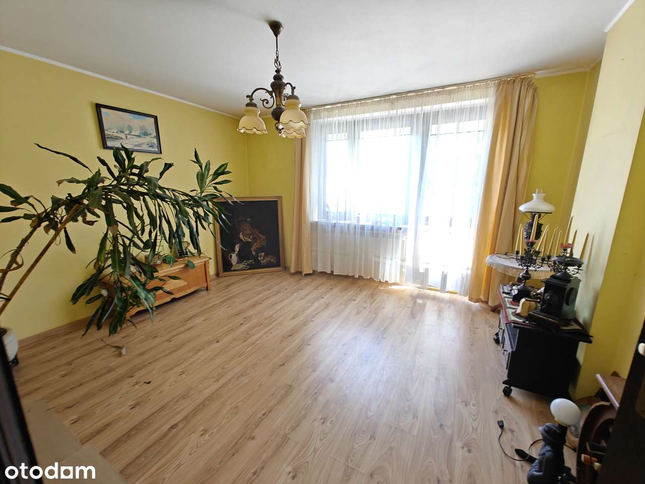 Dom wolnostojący w atrakcyjnej okolicy. Duża zadbana działka-12