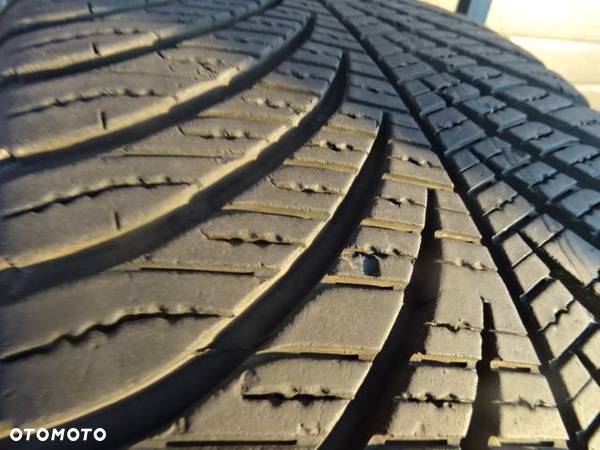 215/45/R16 90V GOODYEAR VECTOR 4 SEASONS - 4