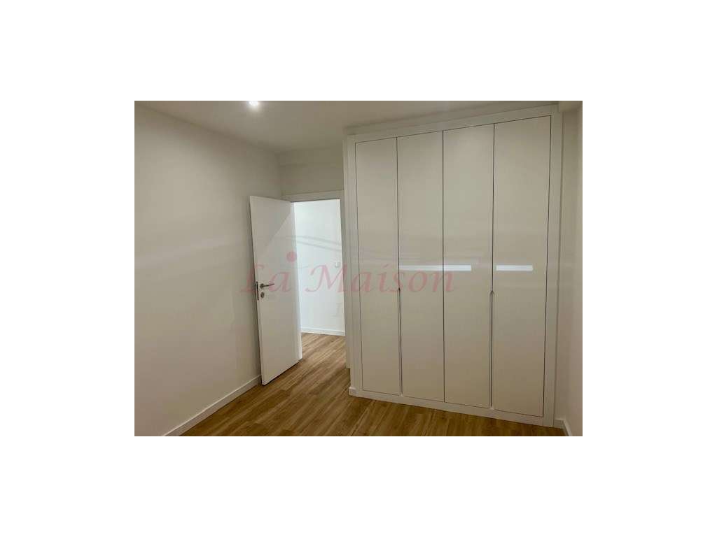 Apartamento T3 totalmente remodelado na Amadora-15