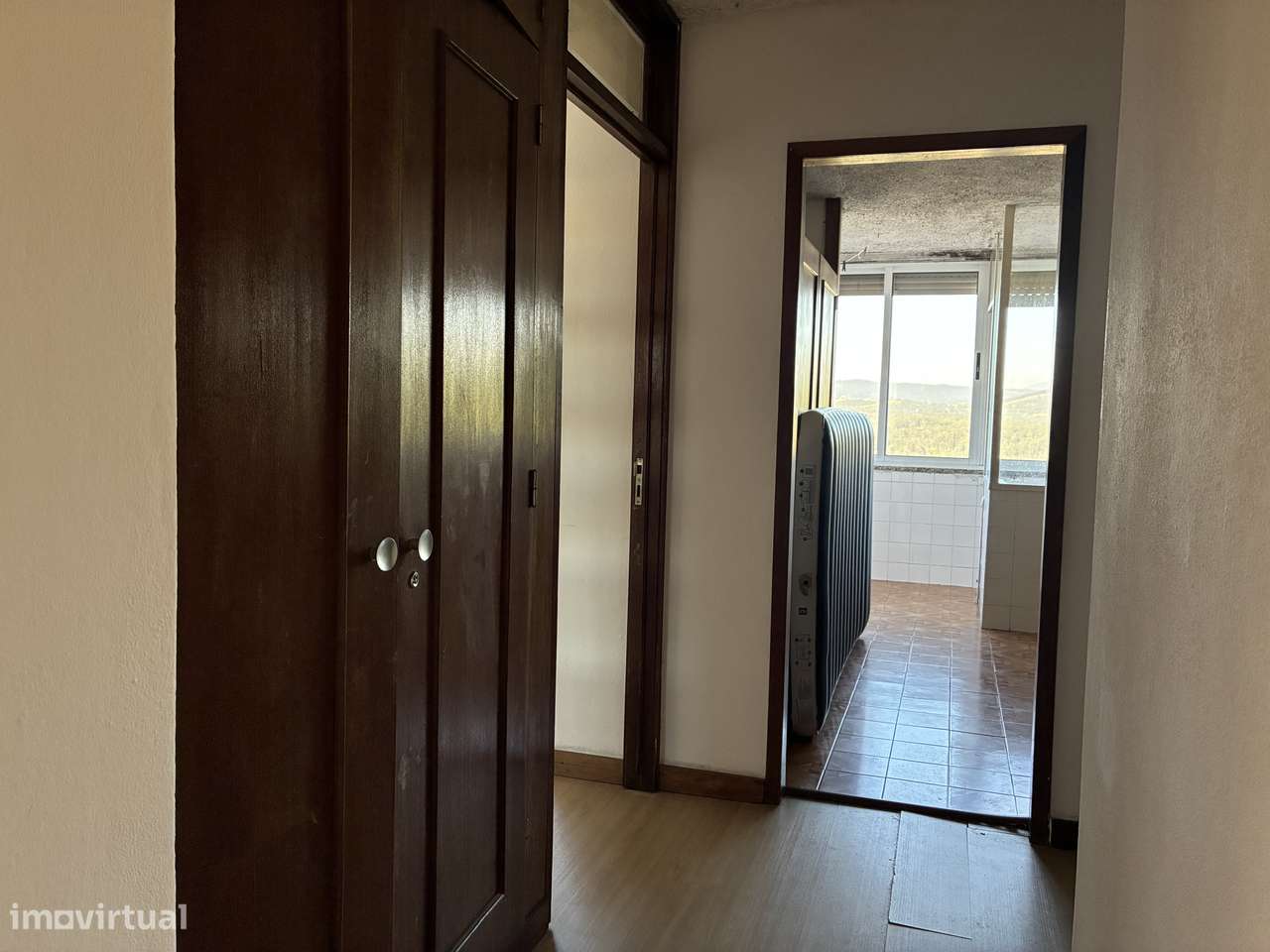 Apartamento T3 com garagem e jardim em São João-4