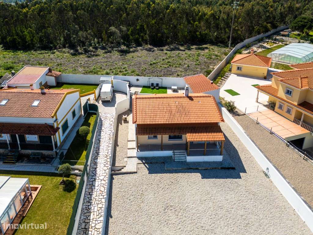 Moradia T3 com Terraço e Churrasqueira no Nadadouro-29