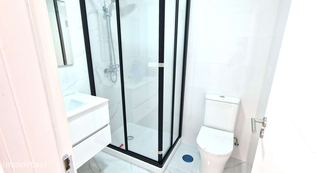 Encante-se com Este Apartamento Remodelado: O Lar Moderno e Confortáve - Grande imagem: 5/9