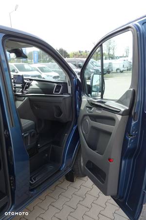 Ford Tourneo Custom 2.0 EcoBlue L2 Titanium SelectShift - 32