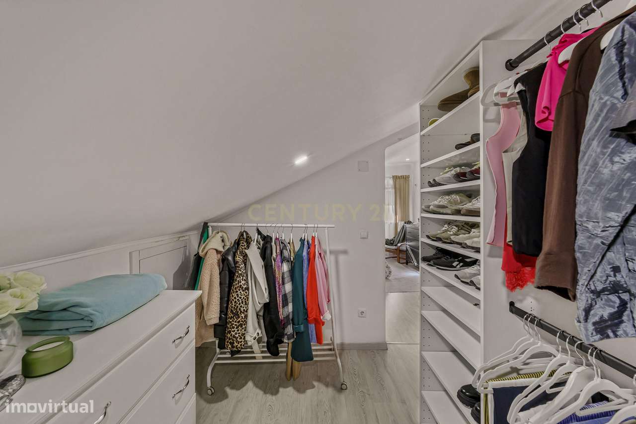 Moradia T3 isolada com garagem, Quinta do Conde-31