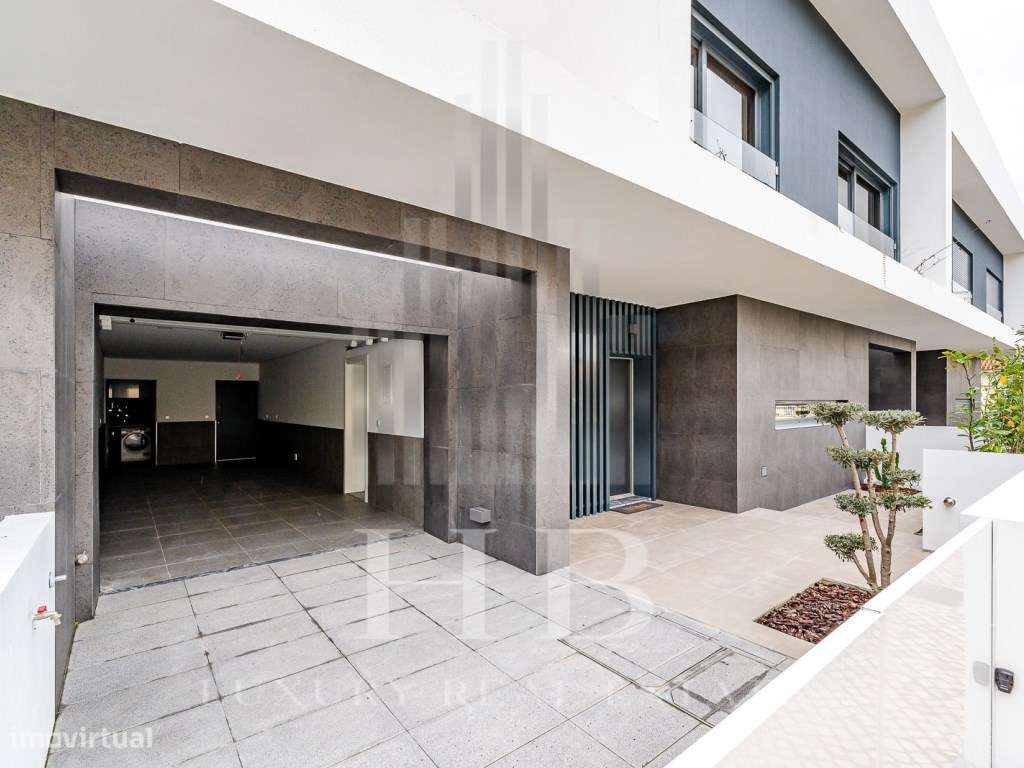 MoradiaT4 Geminada com Piscina | Fanqueiro | Loures - Grande imagem: 3/49