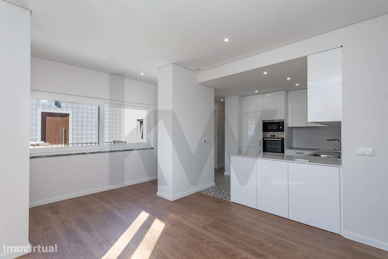 Apartamento com 1 suite, mais 2 quartos e wc, sala e cozinha equipada, - Grande imagem: 1/47