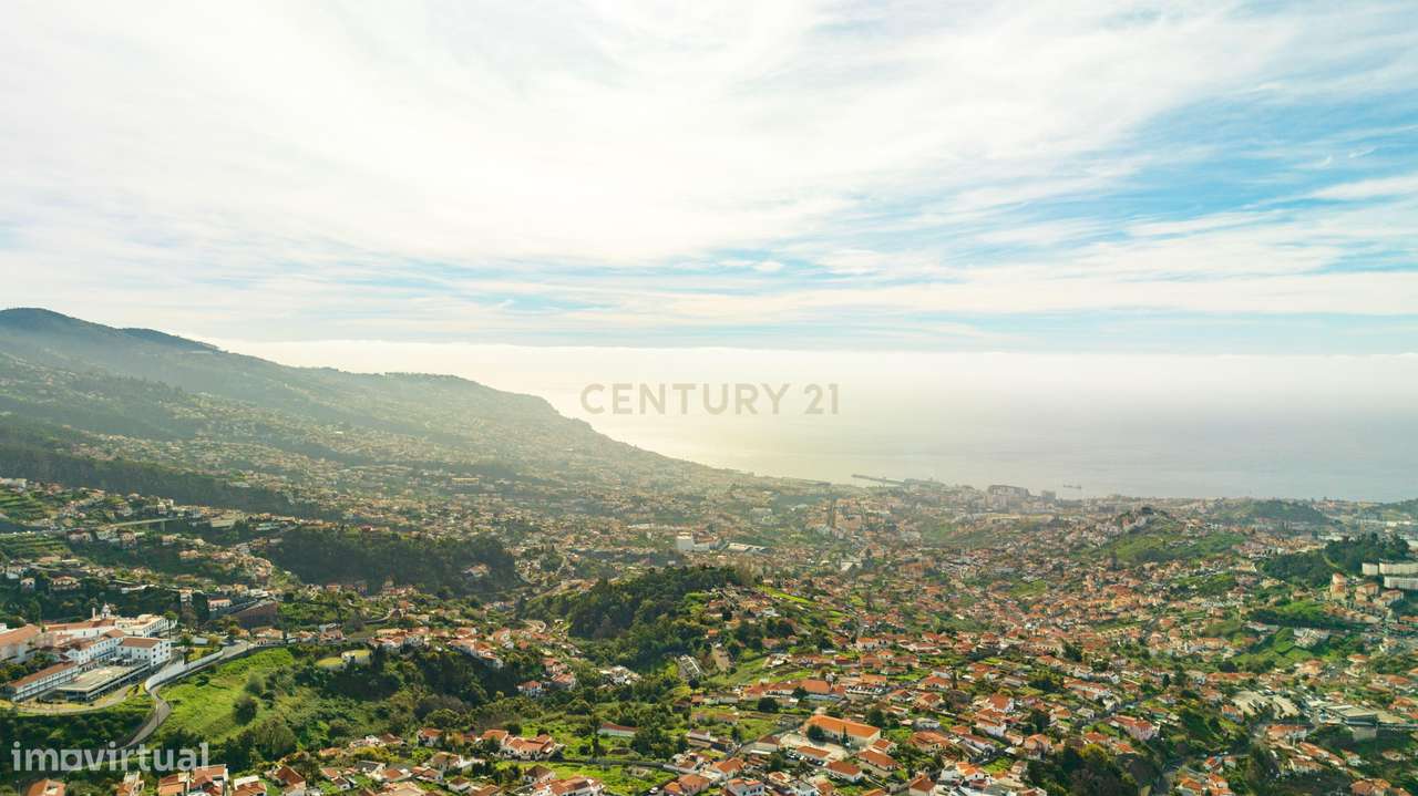 Terreno Localizado em Santo António - Funchal - Grande imagem: 3/17