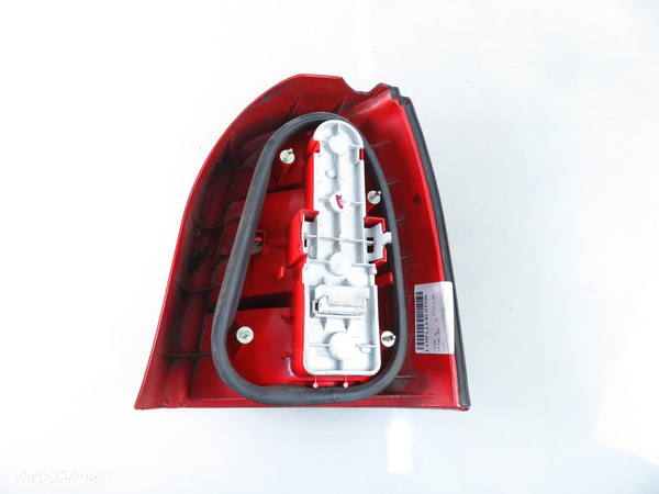 LAMPA LEWA TYLNA AUDI A4 B5 Avant - 3