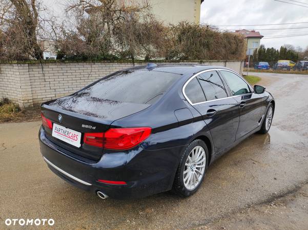 BMW Seria 5 520d xDrive Luxury Line - 9