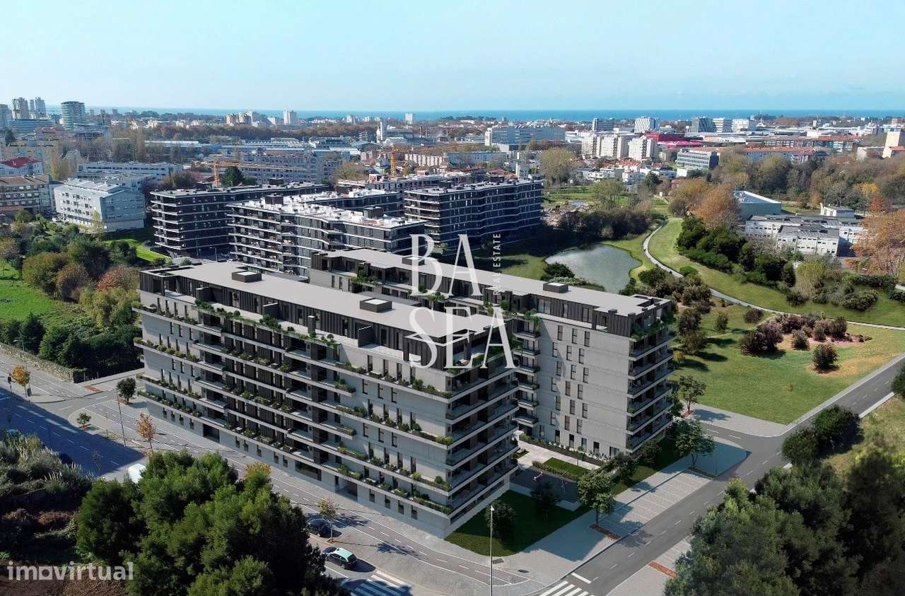 Apartamento T3 Box 1 Carro em Condomínio com Piscina em Ramalde Porto-1