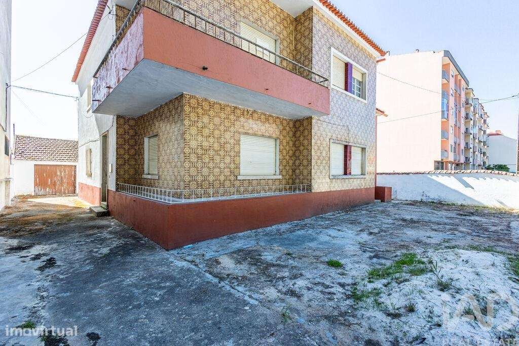 Casa de Cidade T6 em Rio Maior de 240,00 m2 - Grande imagem: 3/30